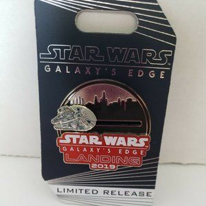 Disney StarWars Galaxy's Edge Millenium Falcon pin